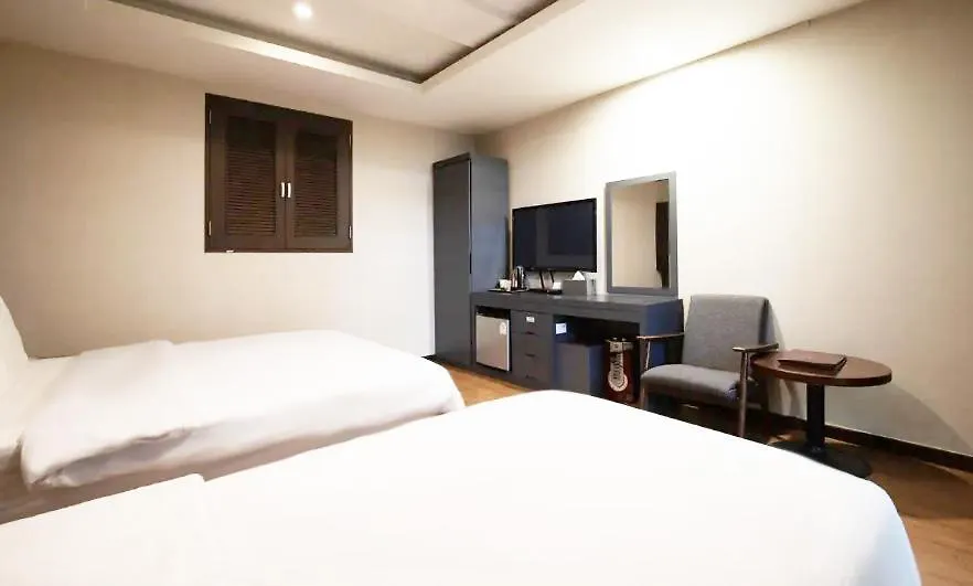 Hotel Airport June Incheon 2*,