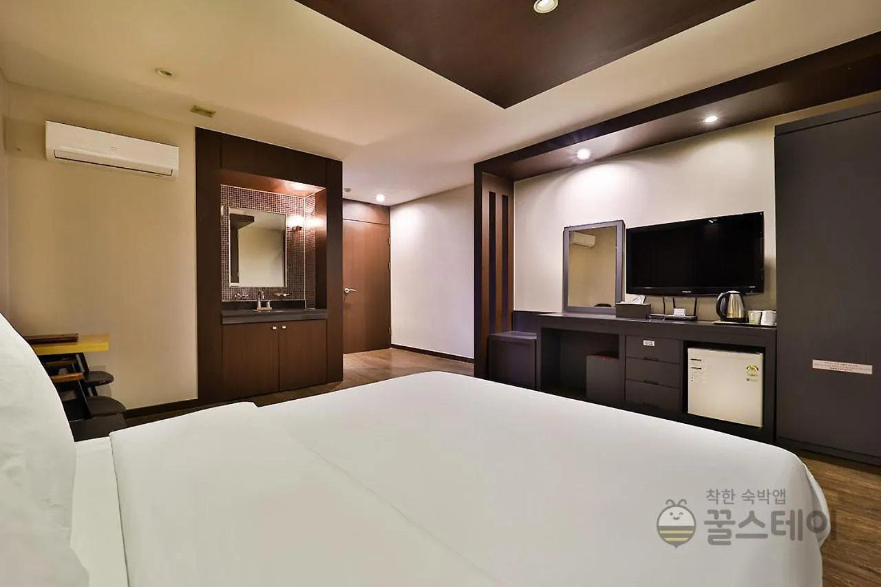 Incheon Airport Hotel June