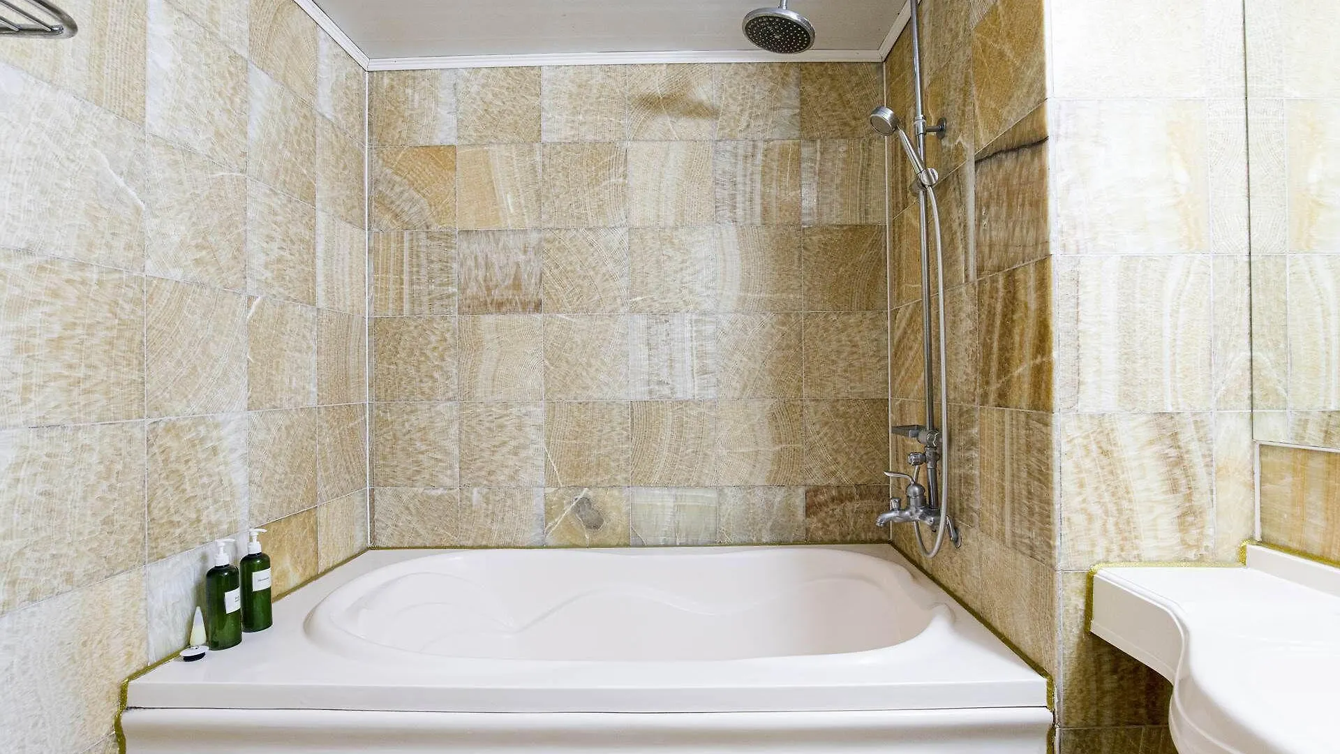 **  Incheon Airport Hotel June 韓国