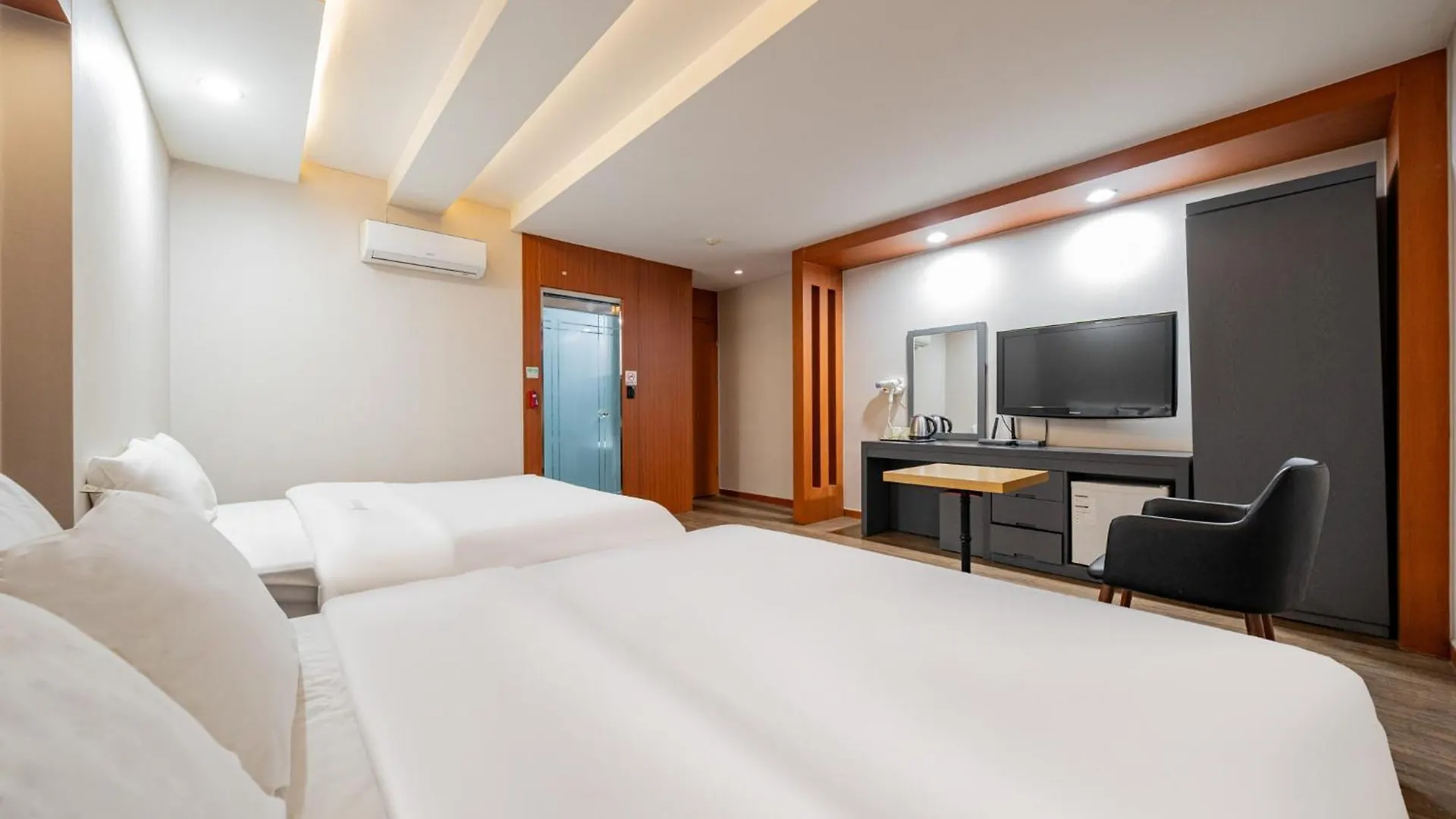 Incheon Airport Hotel June South Korea