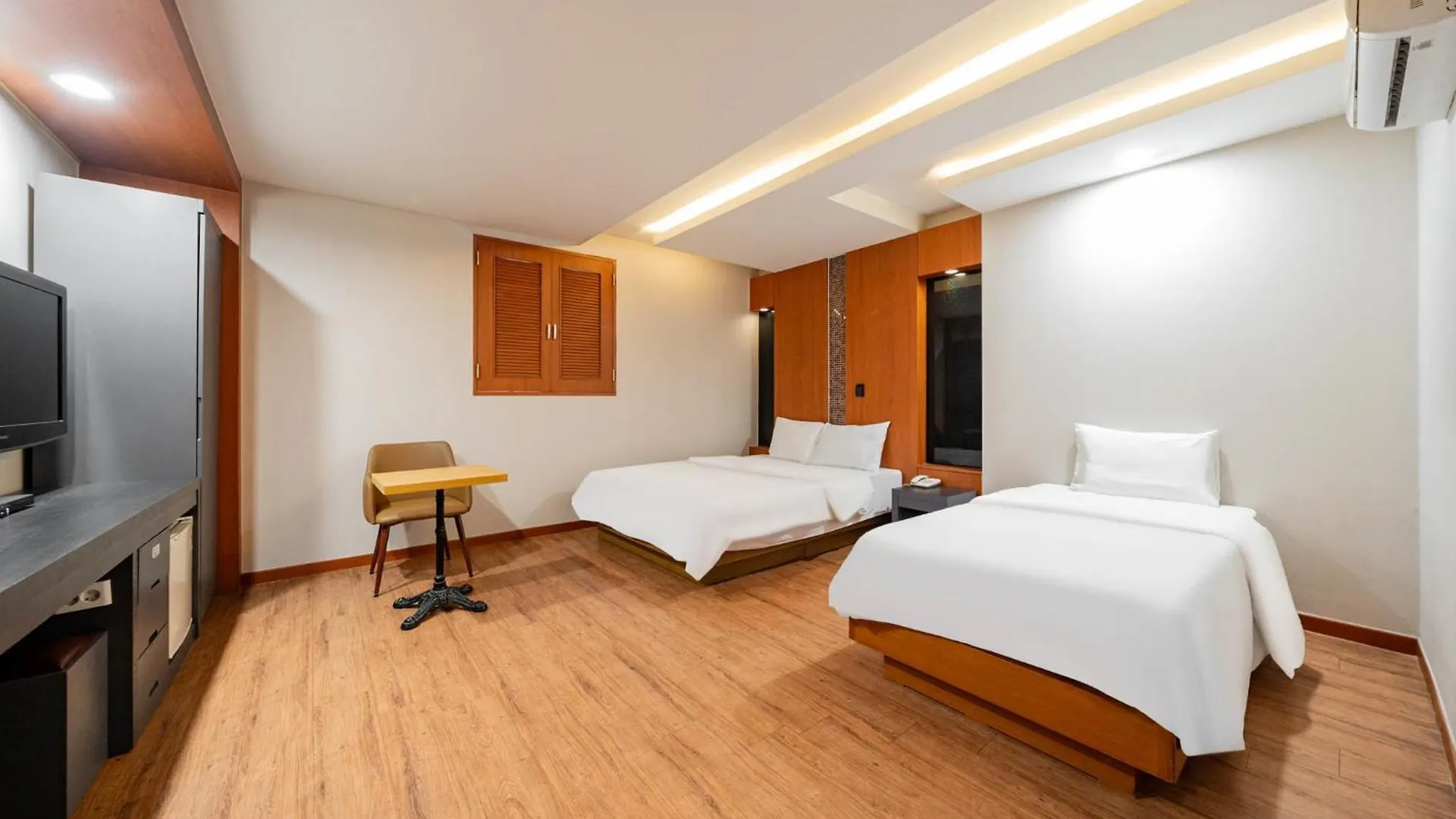 Incheon Airport Hotel June