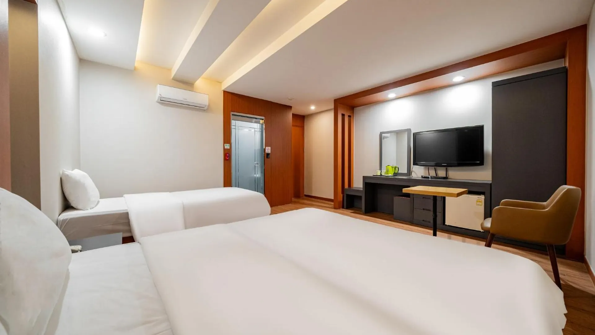 Incheon Airport Hotel June