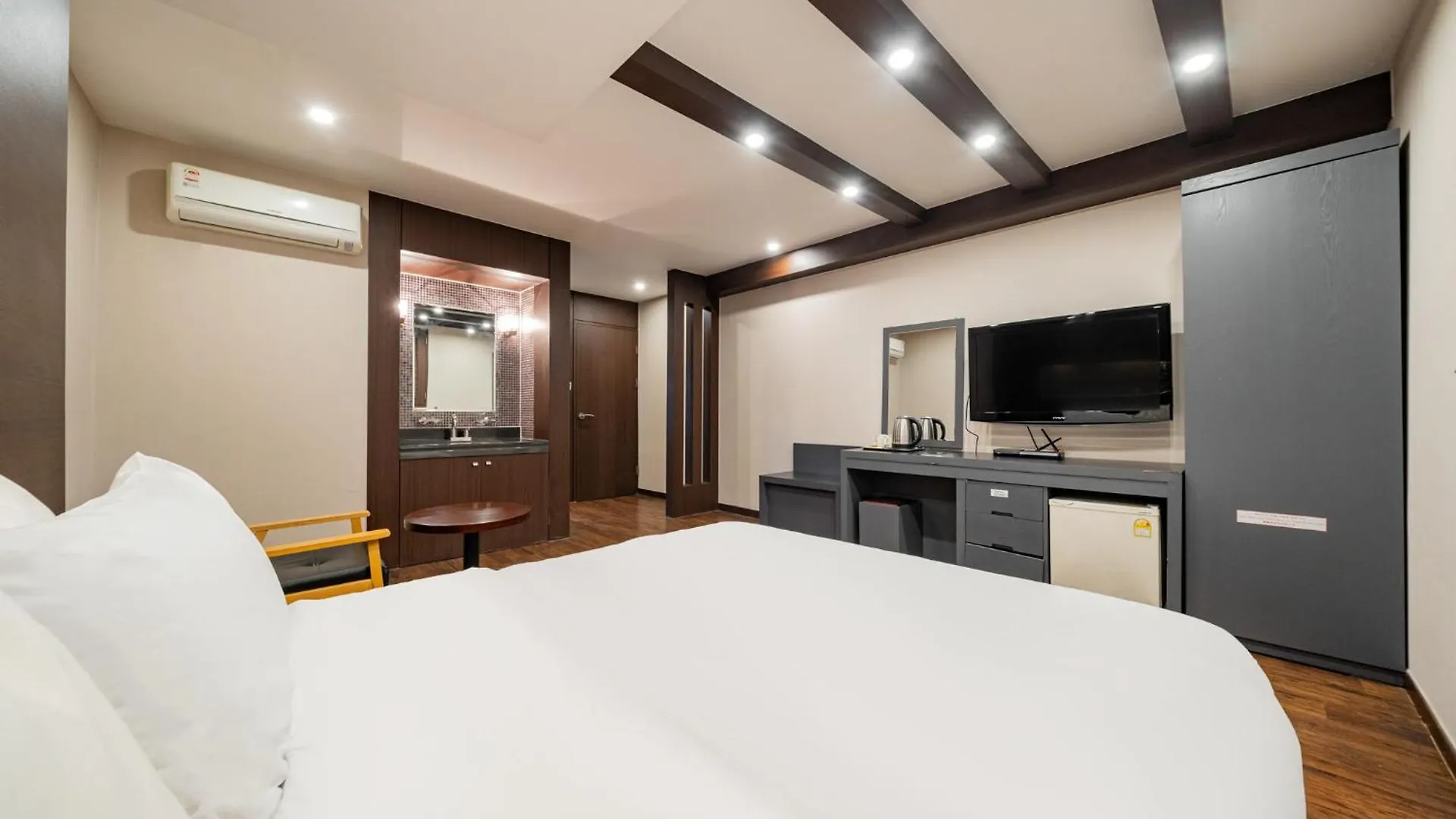 Incheon Airport Hotel June