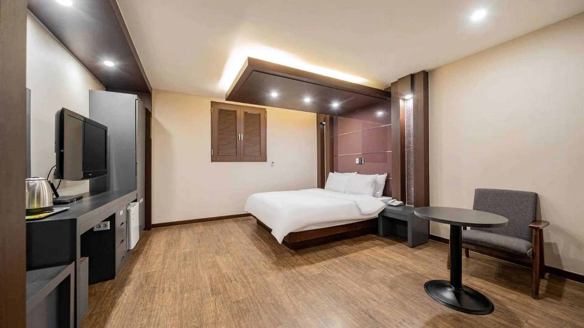 Incheon Airport Hotel June