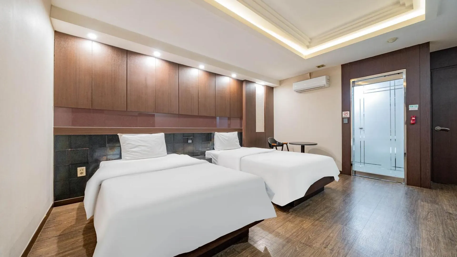 Incheon Airport Hotel June