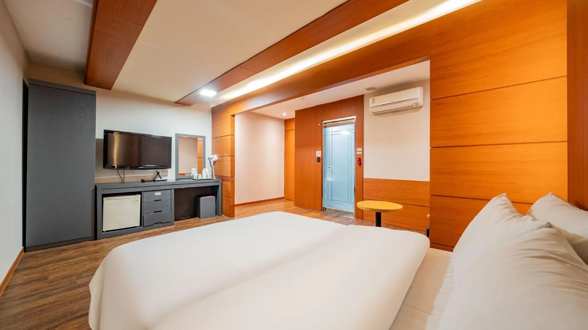 Incheon Airport Hotel June South Korea