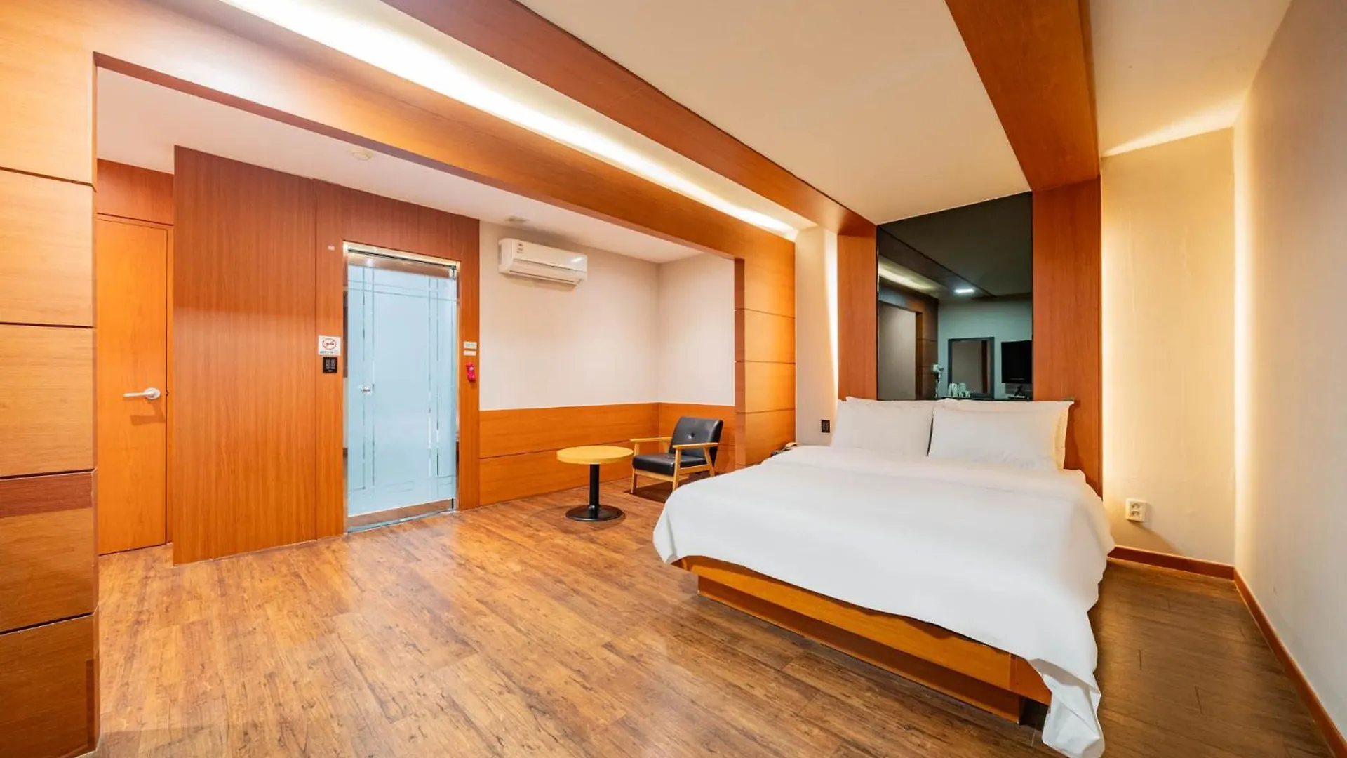 Incheon Airport Hotel June South Korea