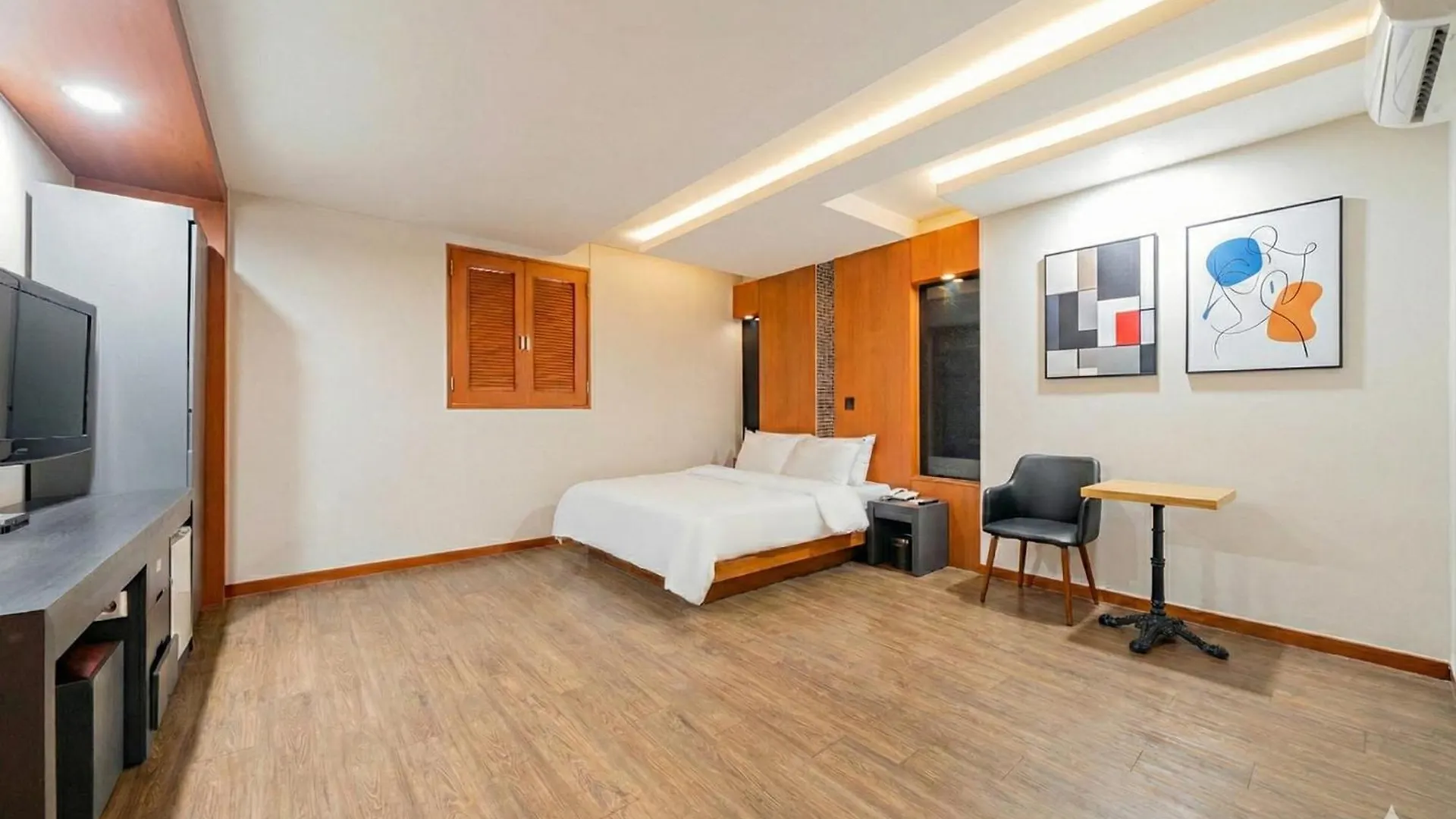 Incheon Airport Hotel June