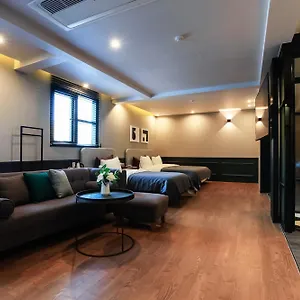brown-dot-yangjeong-1.hotelsinbusan.com/