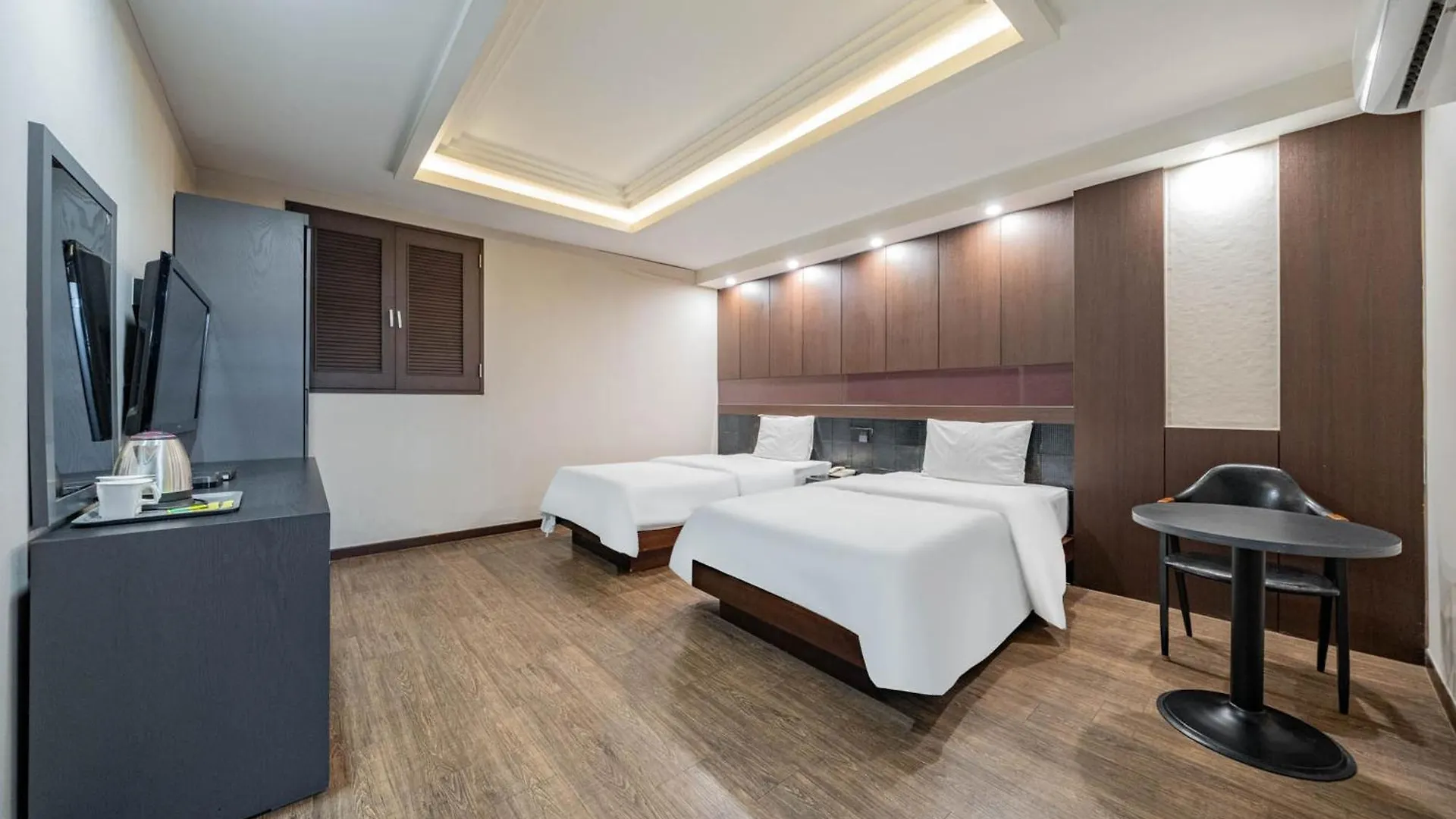 Incheon Airport Hotel June