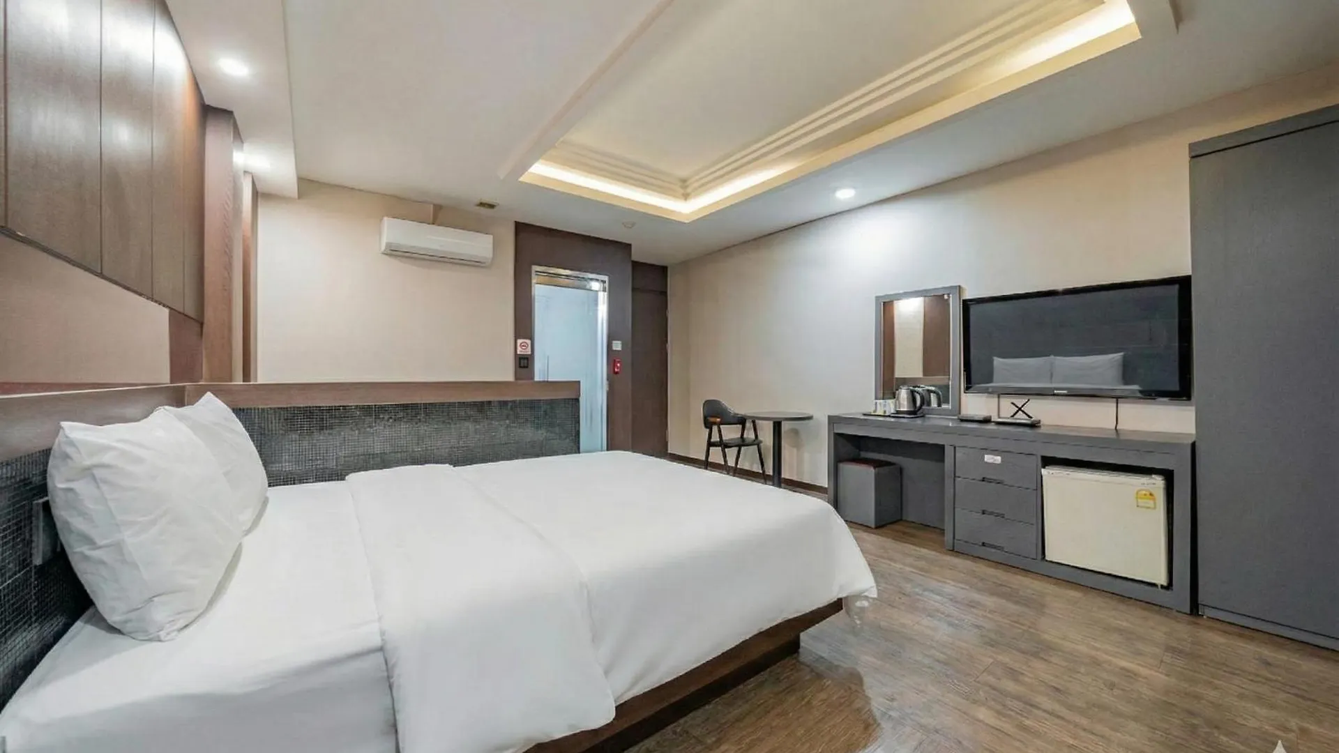 Incheon Airport Hotel June South Korea
